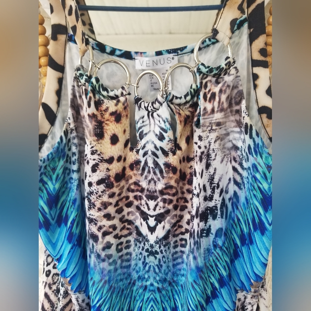 Venus Vibrant Blue & Tan Animal O Ring Detail Top Size Medium - Picture 2 of 4